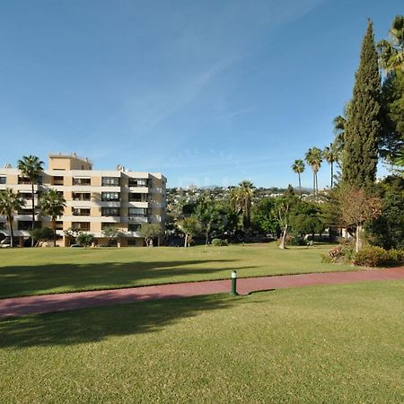 Torres De Aloha 2 Bdr Puerto Banus Apartamento Marbella Exterior foto