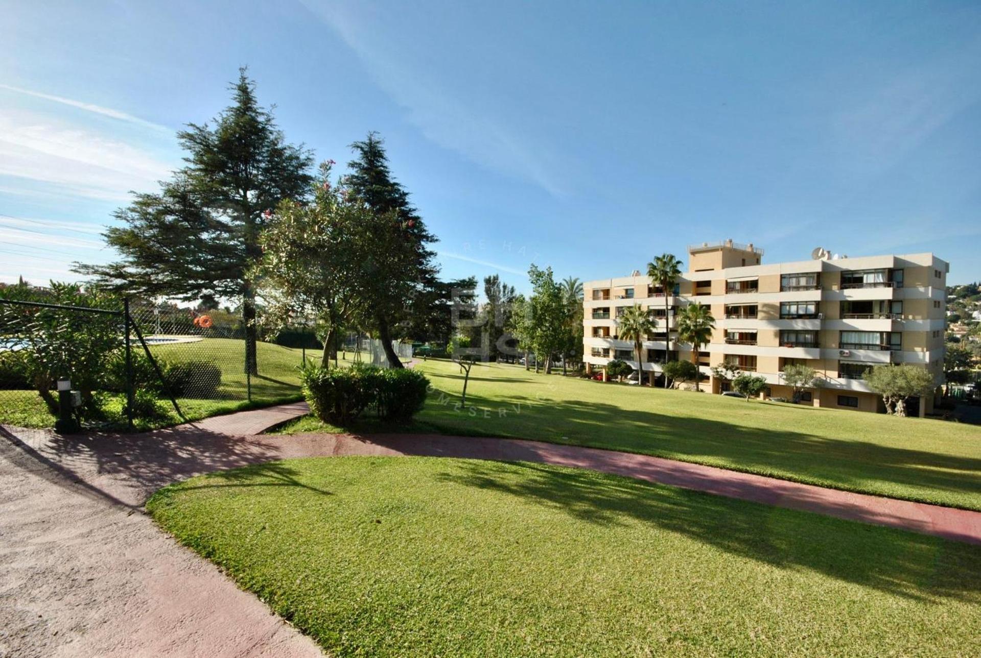 Torres De Aloha 2 Bdr Puerto Banus Apartamento Marbella Exterior foto